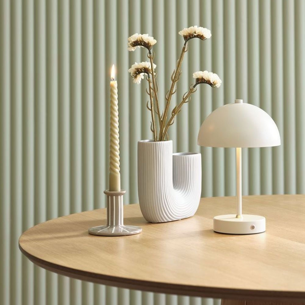 Ar baterijām darbināma lampa KENT
