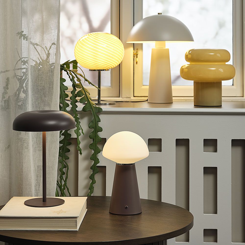Ar baterijām darbināma lampa MARINUS