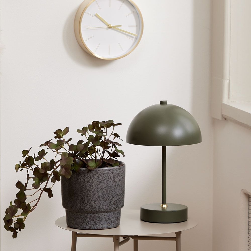 Ar baterijām darbināma lampa KENT